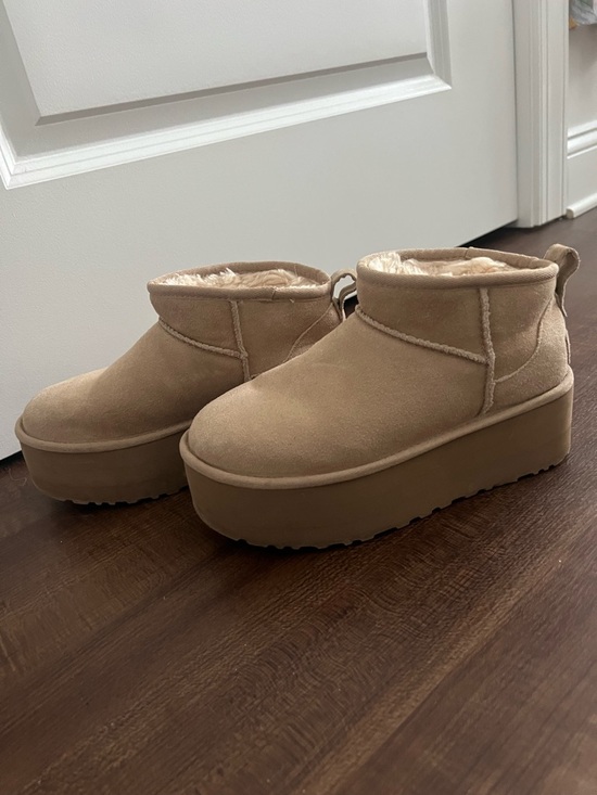 UGG Shoes - UGG Women's Chestnut Platform Shearling Ankle Slippers